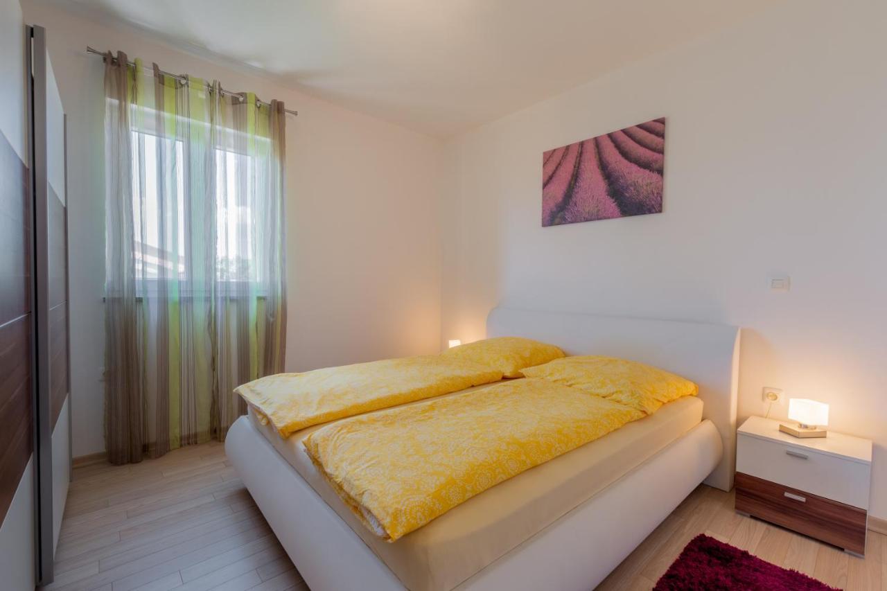Apartments Quarnero ラバック エクステリア 写真